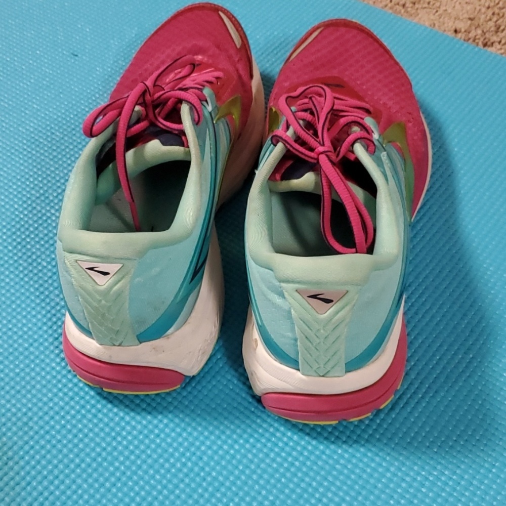 BROOKS RUNNING SHOES - Picture 3 of 8